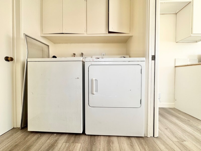 Building Photo - 636 Aerick St