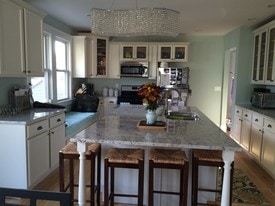 Building Photo - 2547 S Shore Dr