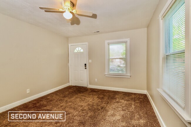 Building Photo - 3746 Kahlert Ave