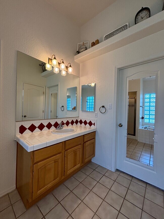 Building Photo - 10364 Fairway Loop