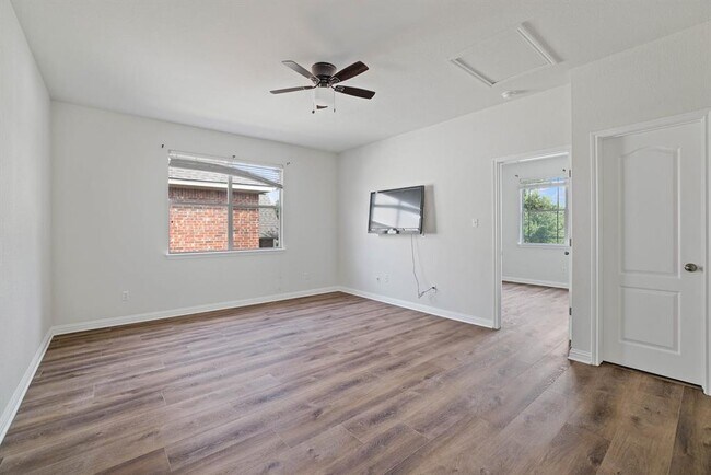 Building Photo - 3800 Juniper Hills St