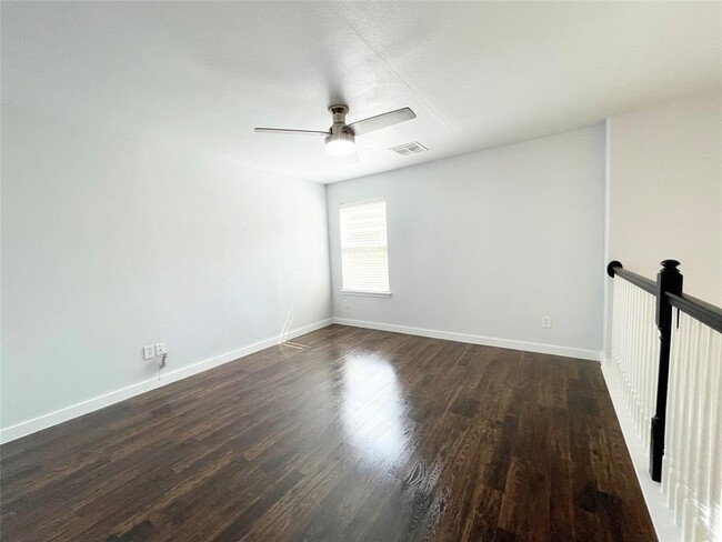 Building Photo - 26330 Longview Creek Dr