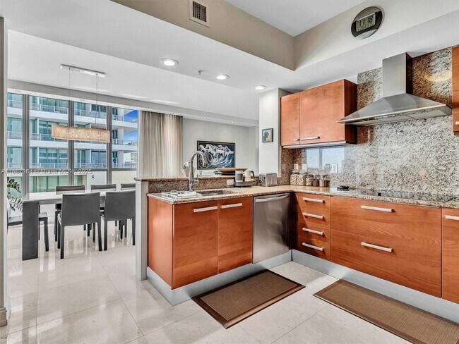 Building Photo - 3535 S Ocean Dr