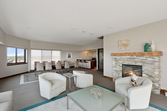 Building Photo - 2885 Knox Ave S