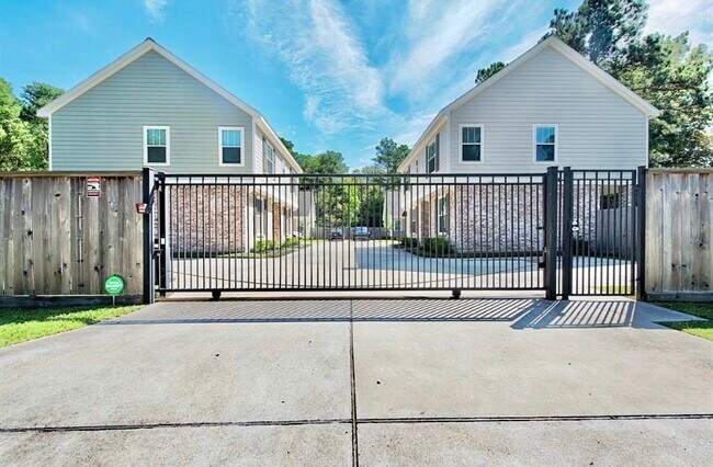 Building Photo - 25114 Glen Loch Dr