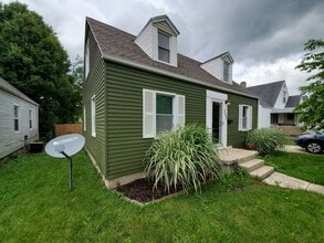 Building Photo - 4 Bedroom 1 Bath Home