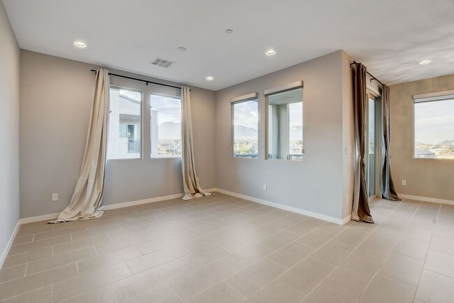 Building Photo - MOUNTAIN VIEW SUMMERLIN CONDO IN GATED COM...