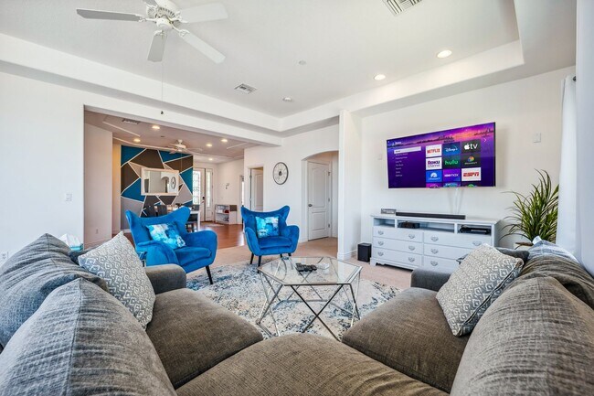 Building Photo - 3 BR + Bonus, Fully furnished, Includes Ut...