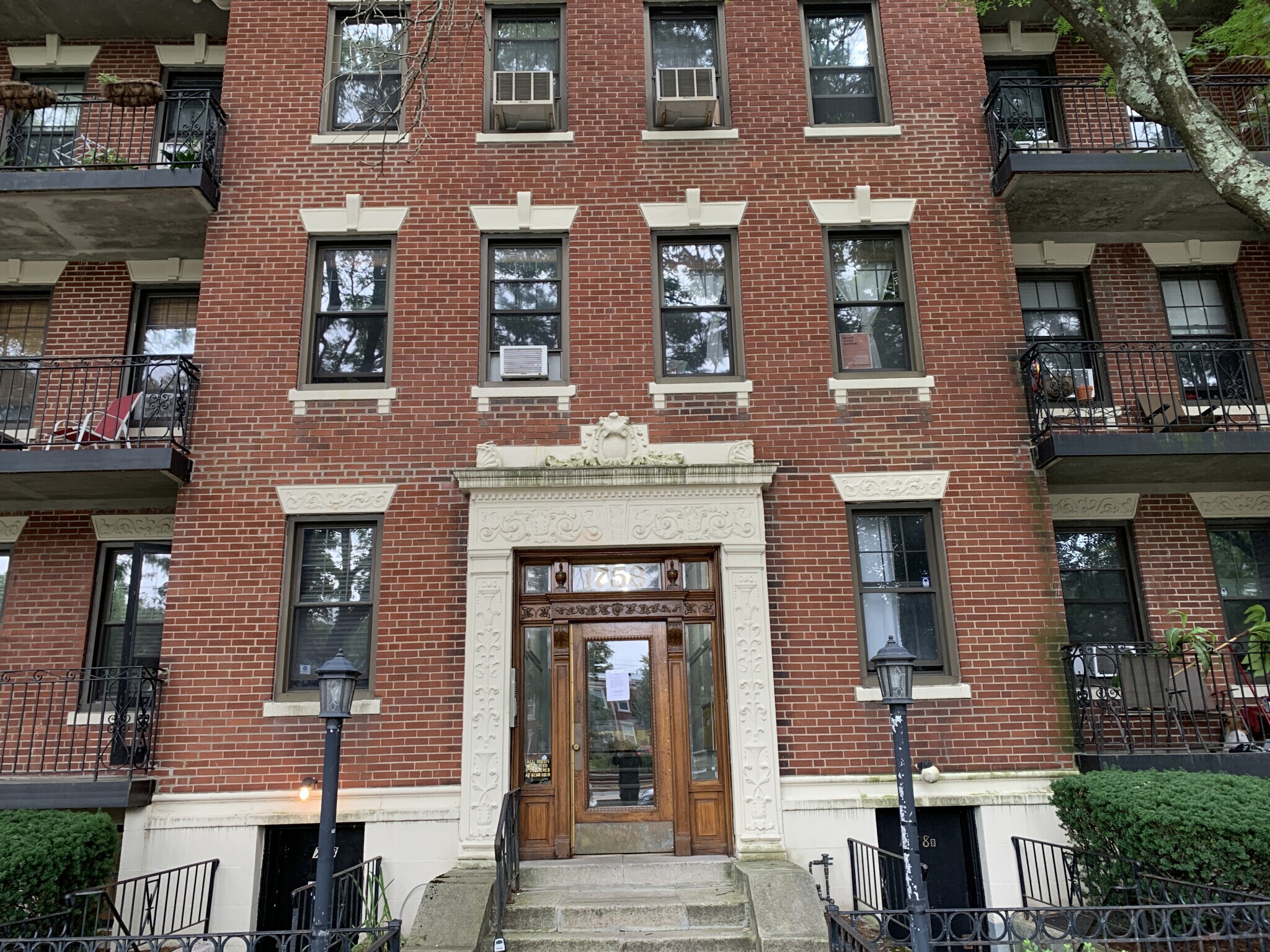 Building Photo - 1758 Commonwealth Ave