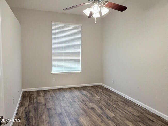 Building Photo - 12749 Tierra Salas Dr