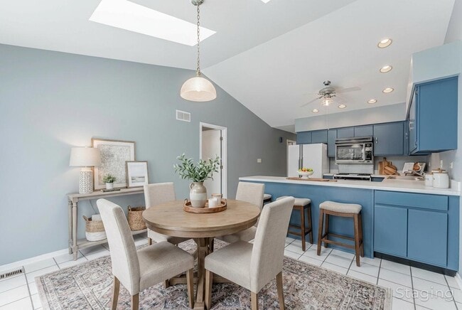 Building Photo - 7203 S 86th Ave