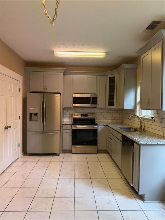 Building Photo - 92 Timber Ridge Dr