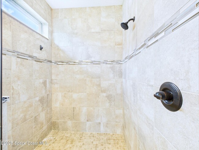 Building Photo - 2703 Trasona Dr