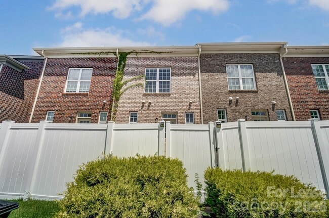 Building Photo - 9519 Longstone Ln