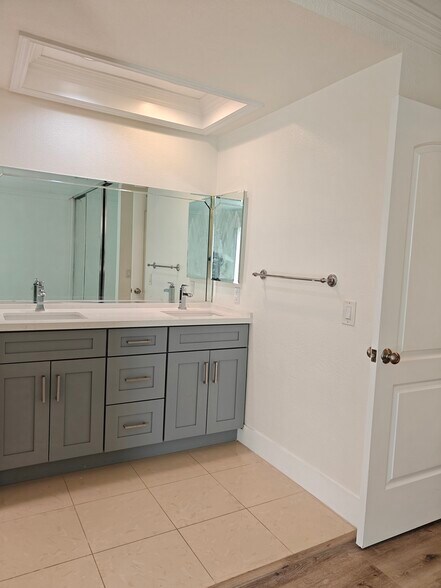 Building Photo - 15192 Tungwood St