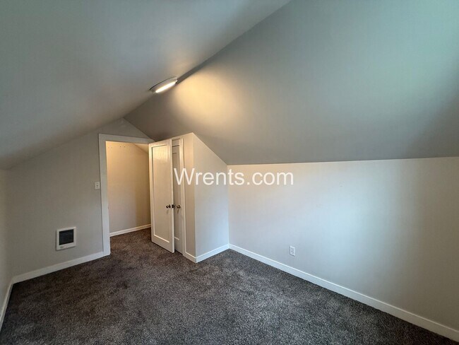 Building Photo - Charming South Hill Home with Flexible Living Space - Coming soon!