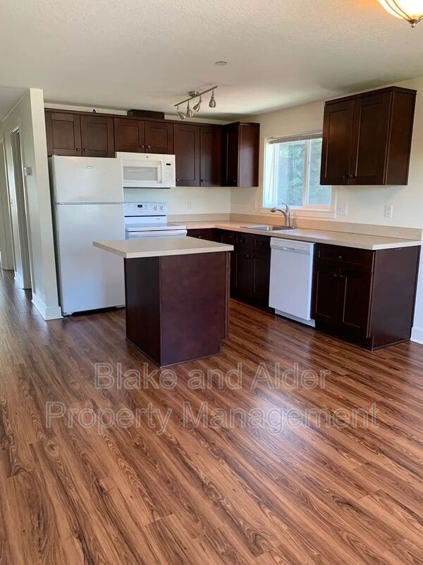 Building Photo - 8211 N Montana Ave