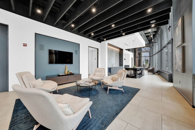 Building Photo - 450 E Waterside Dr