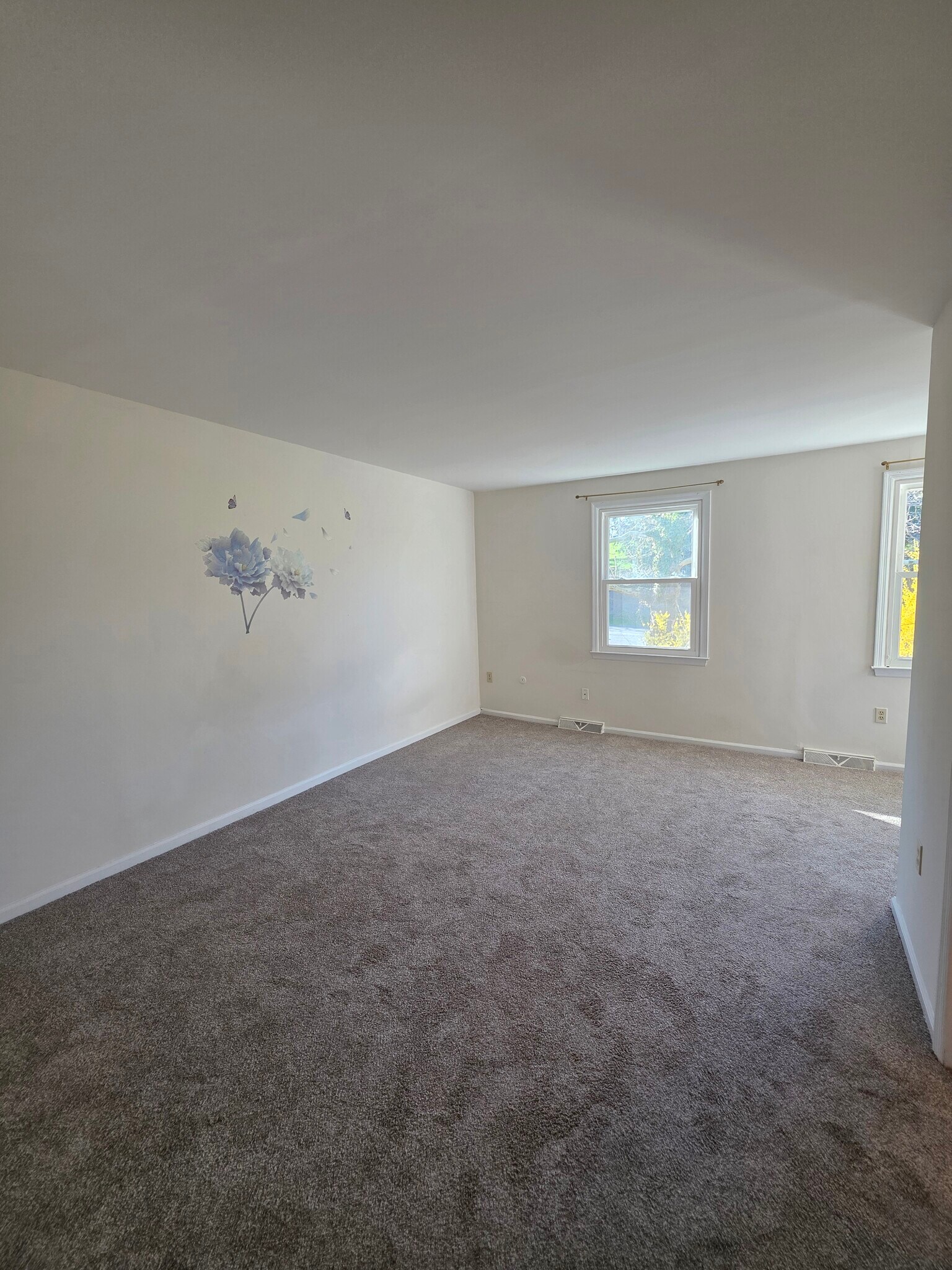 Building Photo - 8315 Countryside Ln