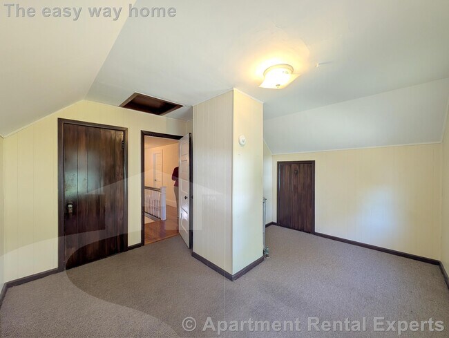 Building Photo - 58 Monument St