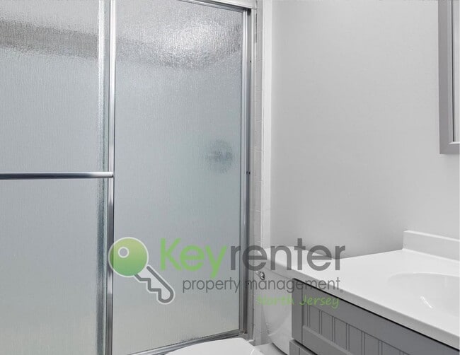 Building Photo - Ground-Floor 2BR/2BA in Desirable Franklin Crossing – Mahwah