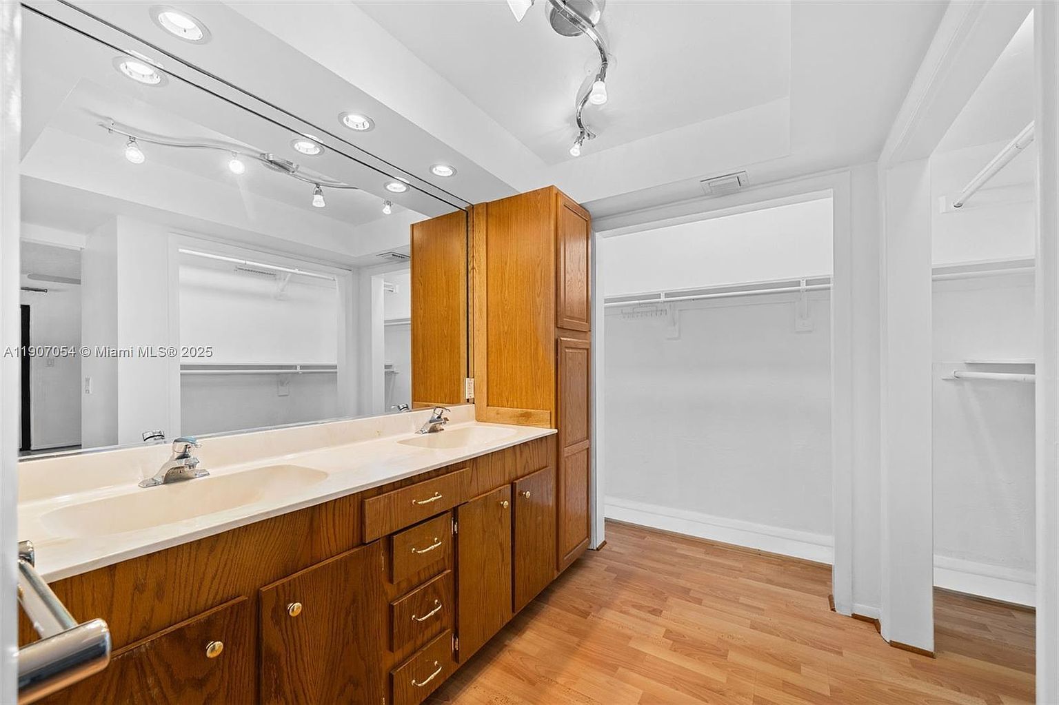 Building Photo - 1175 NE 102nd St