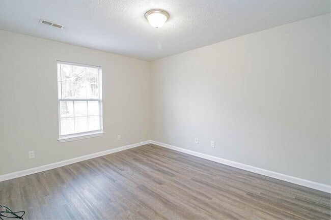 Building Photo - 1640 Golf Club Ln