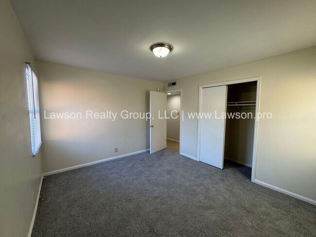 Building Photo - 954 Floyd Ave SW