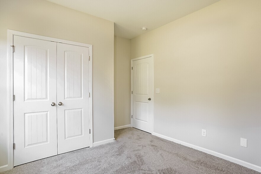 Building Photo - 224 Bainbridge Dr