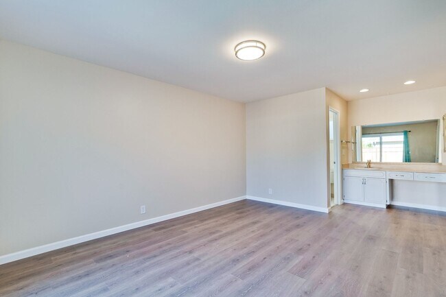 Building Photo - Charming 1,780 Sq Ft 4 bedroom 2 bath home in South San Jose