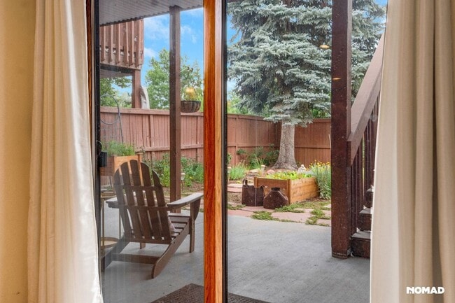 Building Photo - Charming 1BR Townhome in Lakewood