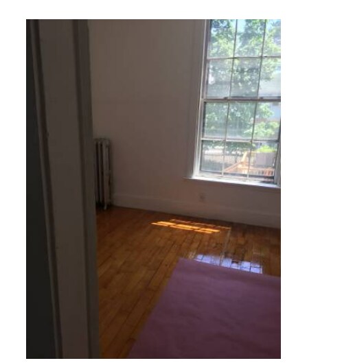 Building Photo - 4 Adella Pl