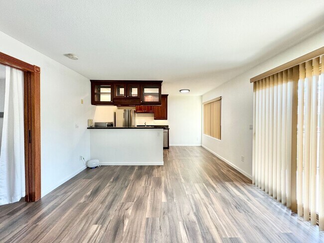 Building Photo - Beautiful 1Bd/1Ba Unit With An Upgraded Ba...