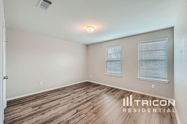 Building Photo - 2328 N Amber Ruse Ct