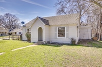 Building Photo - 901 N Howeth St