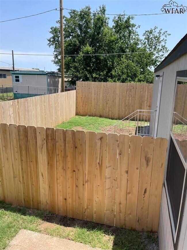 Building Photo - 1007 S Wall St