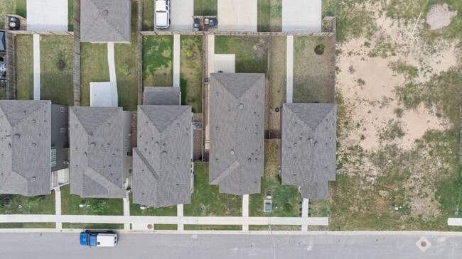 Building Photo - 352 Witchhazel Way