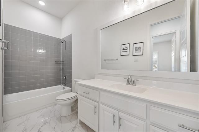 Building Photo - 2714 Chambray Ln