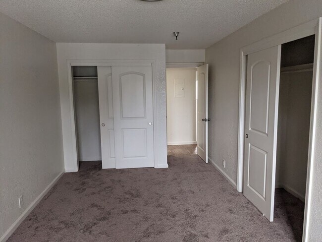 Building Photo - 55 Stenner St