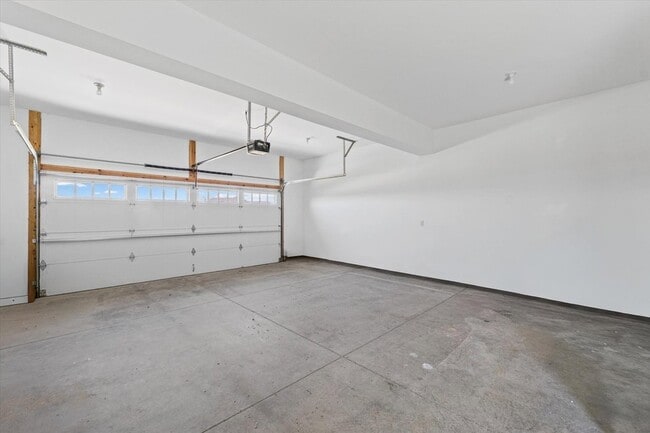 Building Photo - 1306 S Roberto Rd