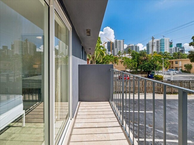 Building Photo - 421 SW 9th St