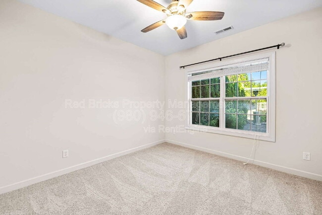 Building Photo - 2808 Twinberry Lane