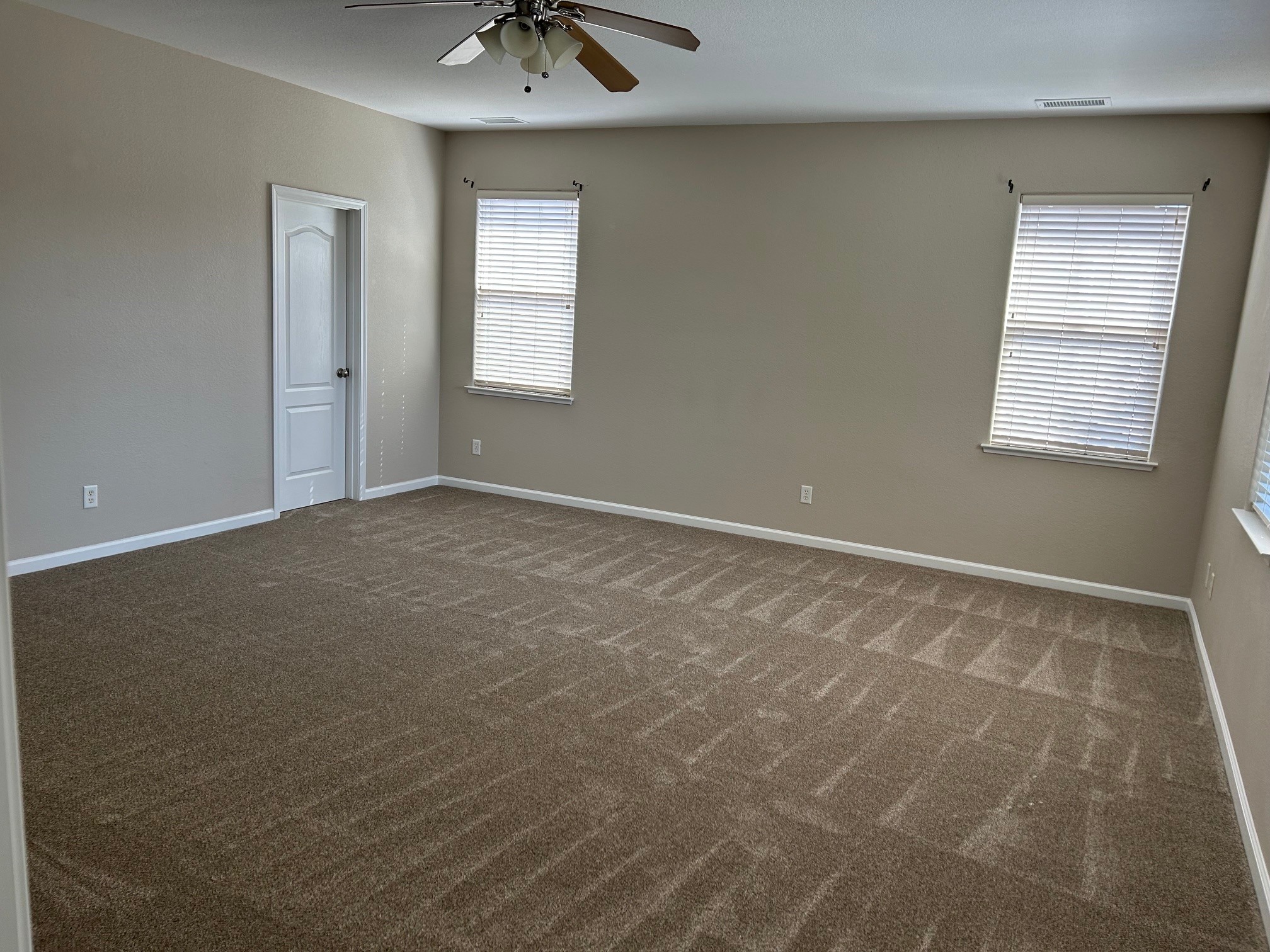 Building Photo - 435 Stradella Ct