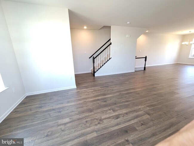 Building Photo - 762 Union St