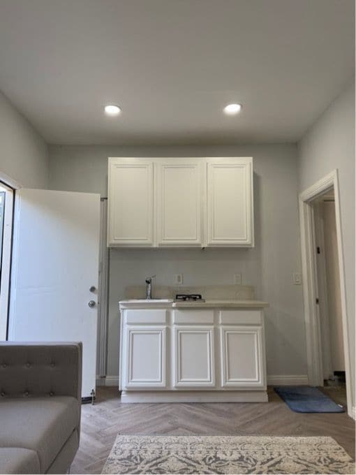 Building Photo - 30342 De Caron St