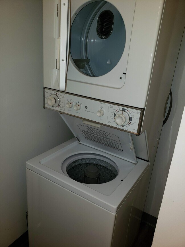 In-unit Laundry - 13 Reliance Ct
