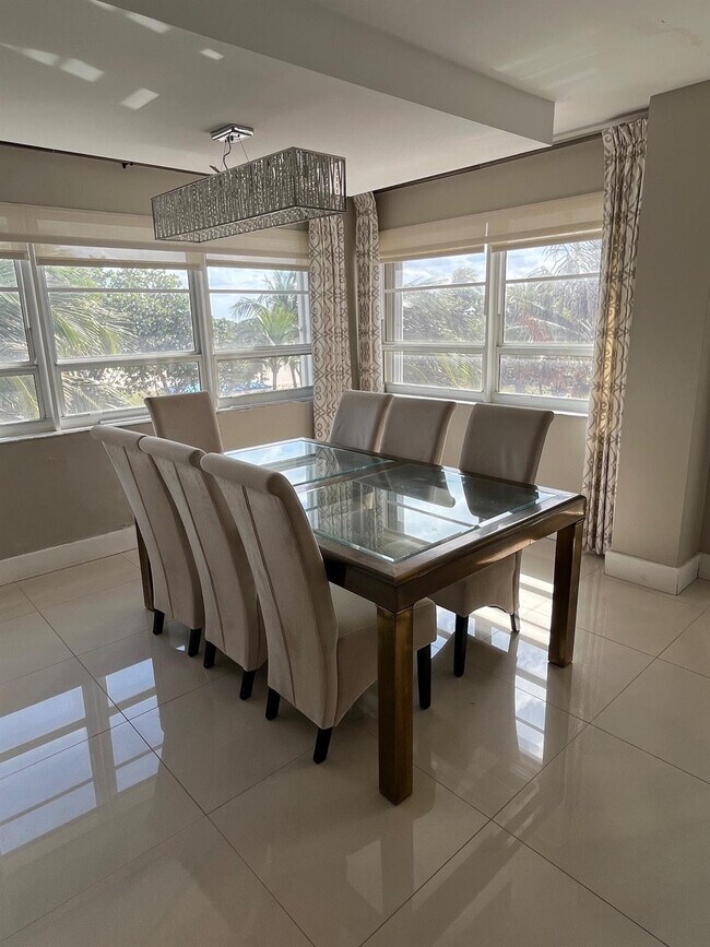 Building Photo - 133 N Pompano Beach Blvd