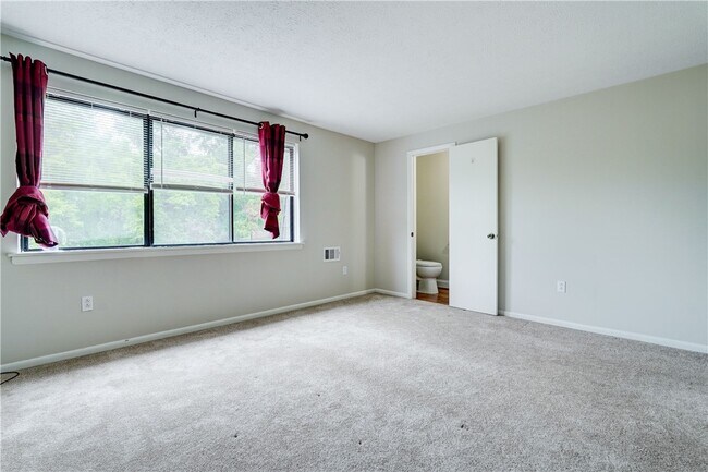Building Photo - 133 Penn Ln