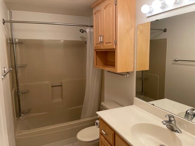 Building Photo - 9519 Hartford Cir