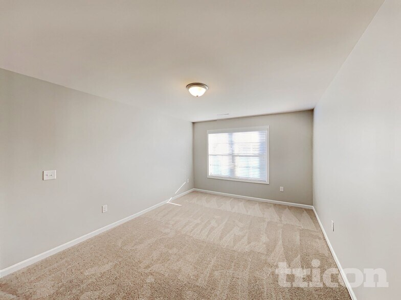 Building Photo - 7553 Poplar Meadow Ln